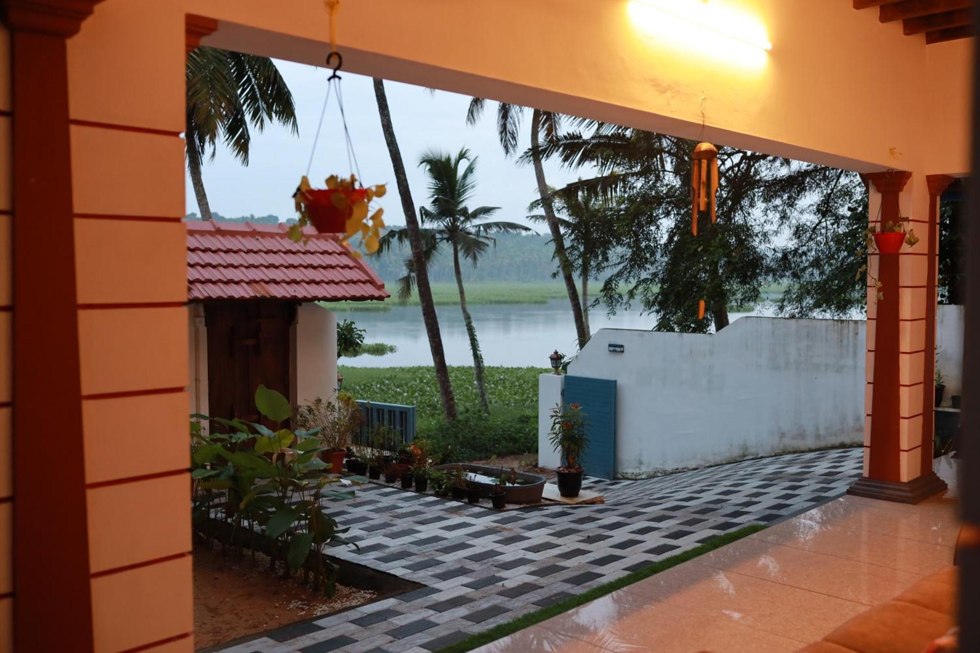 Kovalam Lake View Villa Vellayani Екстериор снимка